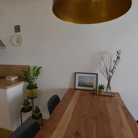 ابارتمنت اون زوجسبيتزشتراسه * جارمش بارتنكيرشن